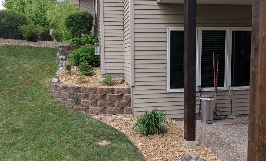 buff-limestone-landscape-bed-project-andover-mn-3